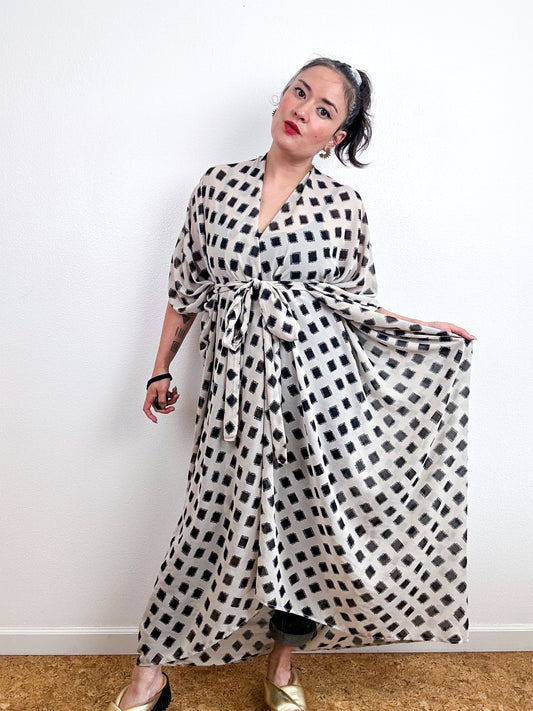 Print High Low Kimono Ivory Black Diamond Chiffon