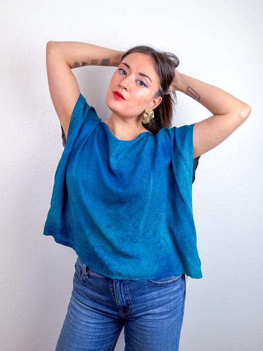 Hand-Dyed Bamboo Flip Crop Teal Blue Speckle