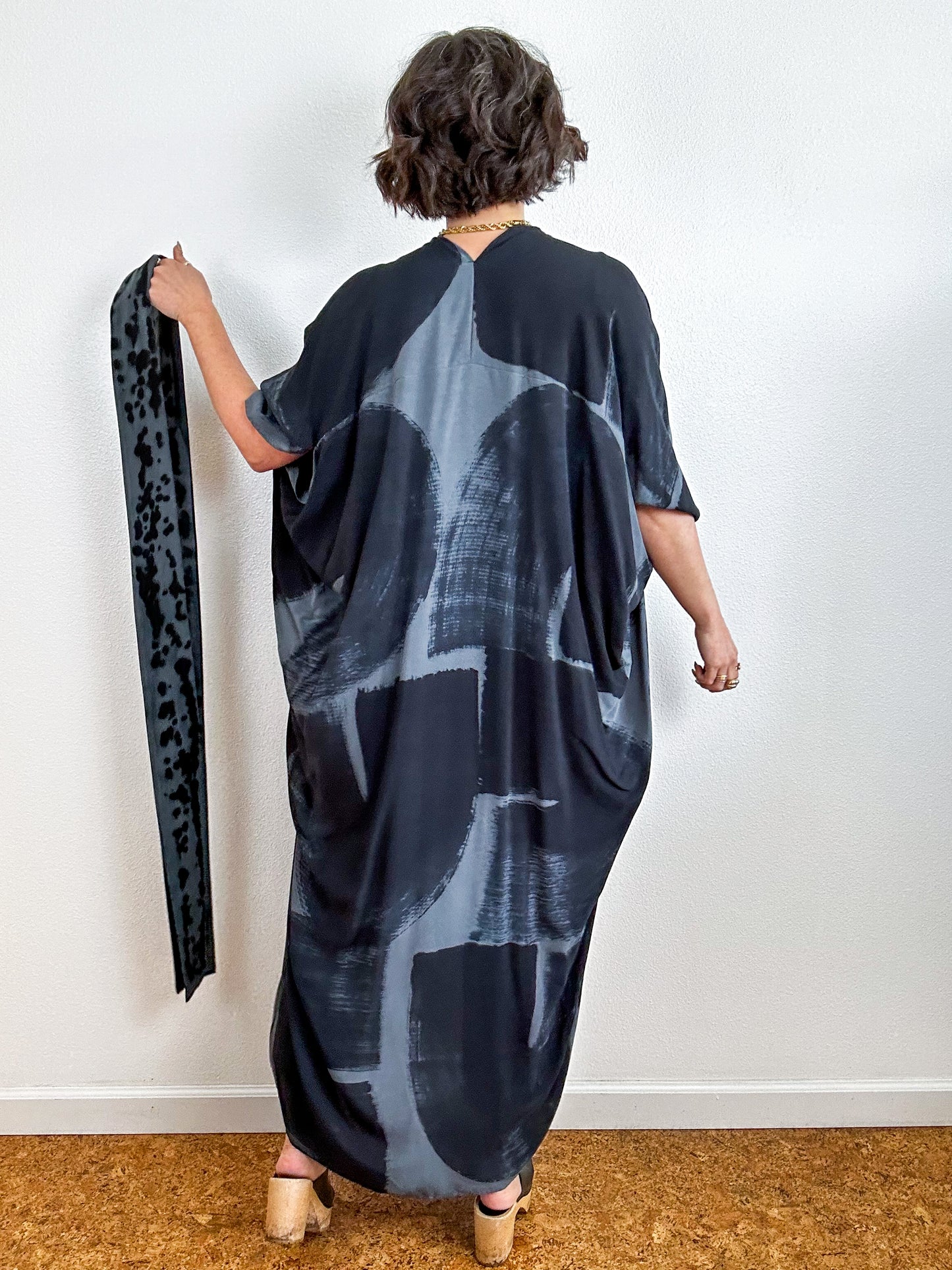 Hand-Dyed High Low Kimono Charcoal Black Arc