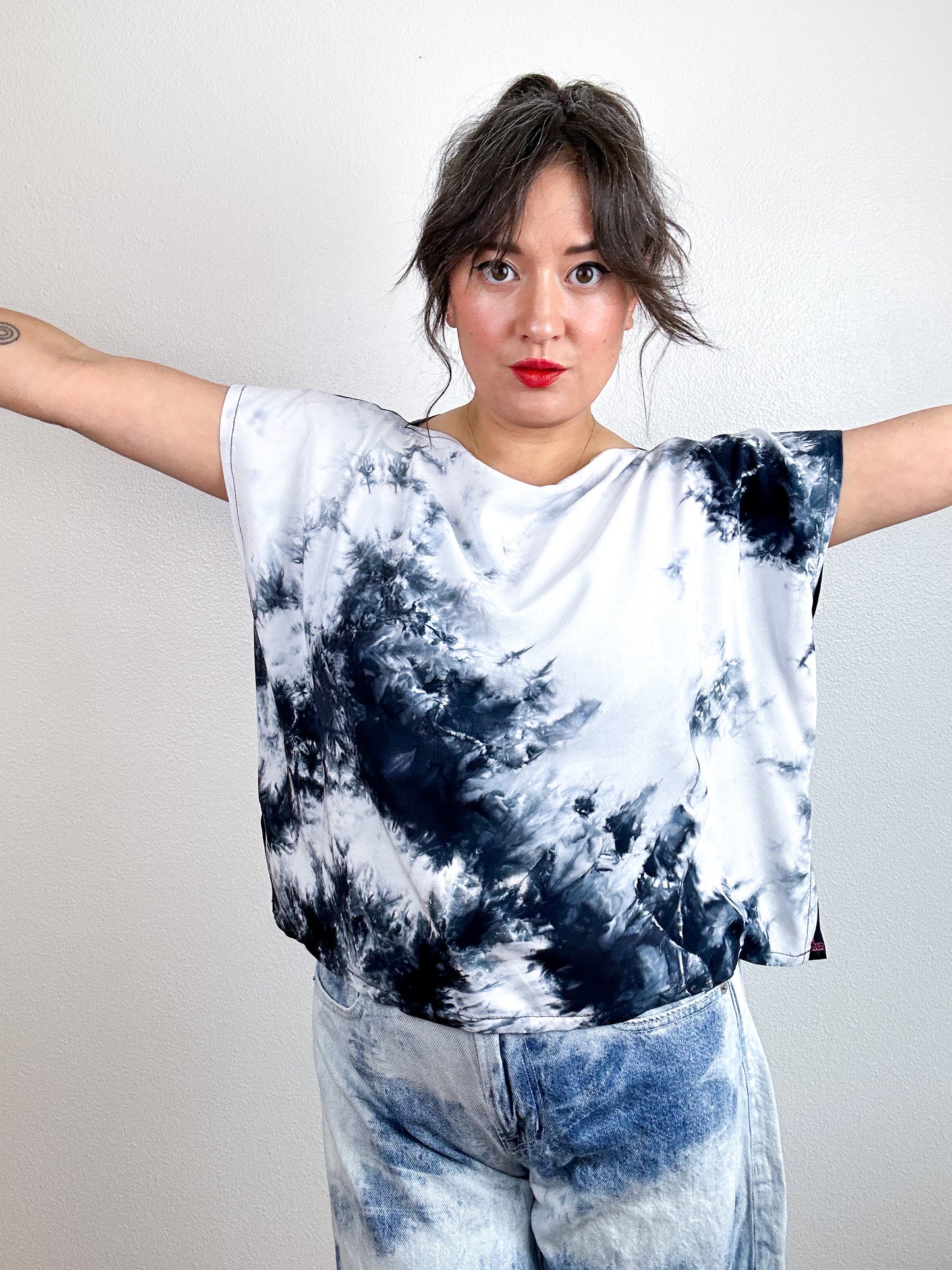 Hand-Dyed Bamboo Flip Crop Black Tie Watercolor