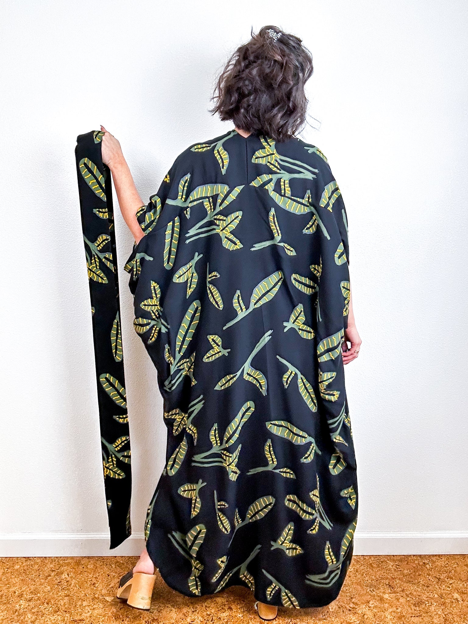 Print High Low Kimono Black Leaf Challis
