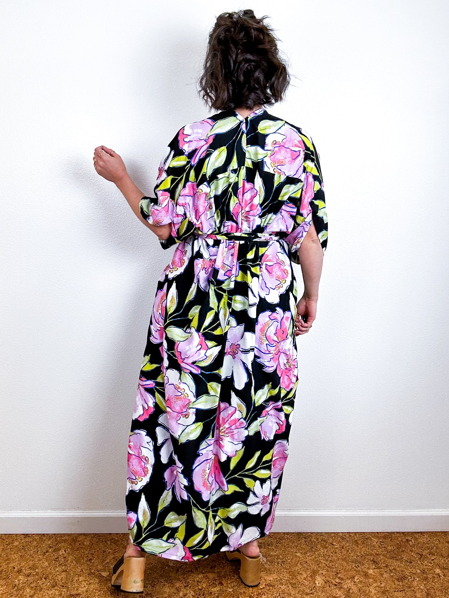 Print High Low Kimono Black Pink Peony Challis
