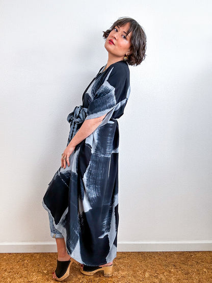 Hand-Dyed High Low Kimono Gray Black Arc