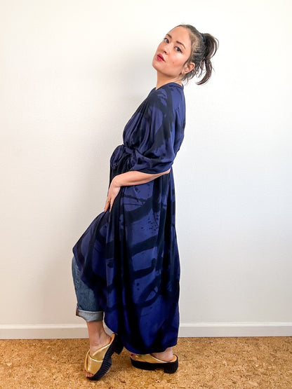 Hand-Dyed High Low Kimono Navy Black Sumi
