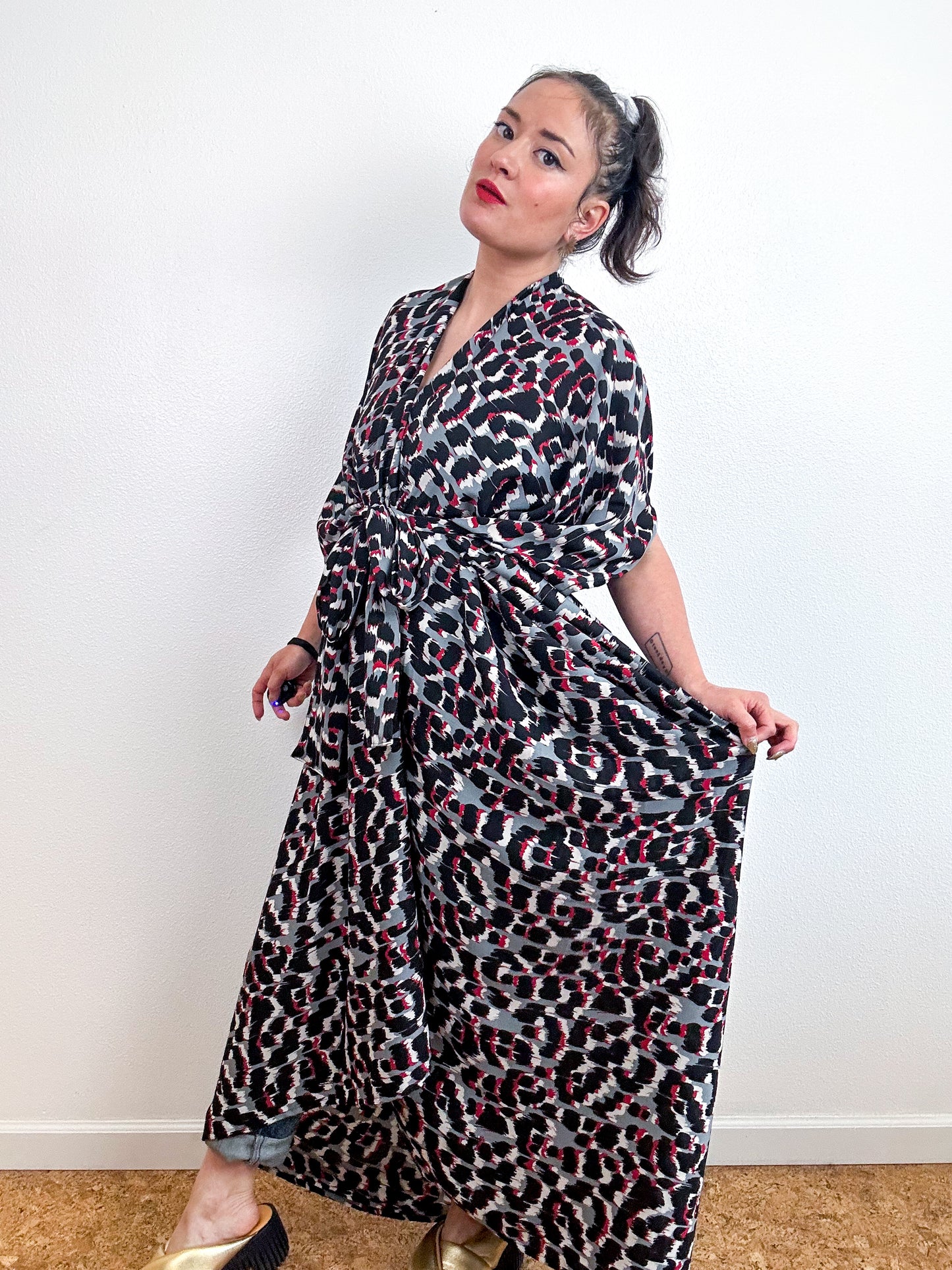 Print High Low Kimono Grey Red Abstract Georgette