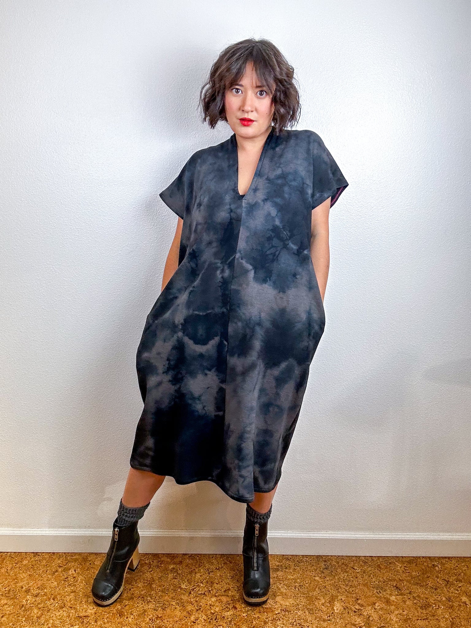 Hand-Dyed Knee Sweatshirt Smock Dress Charcoal Tie