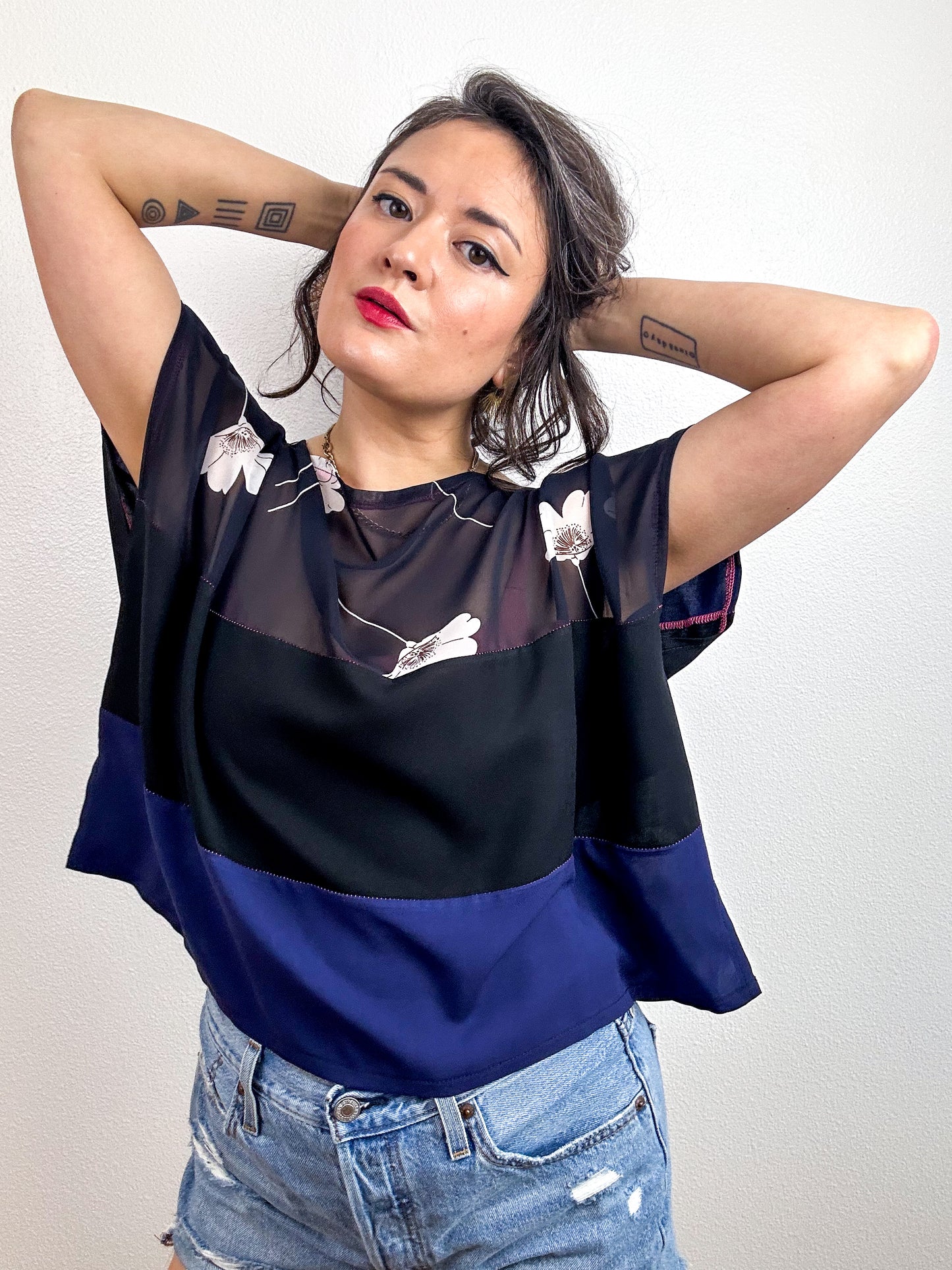 Scrappy Crop Navy Black Floral