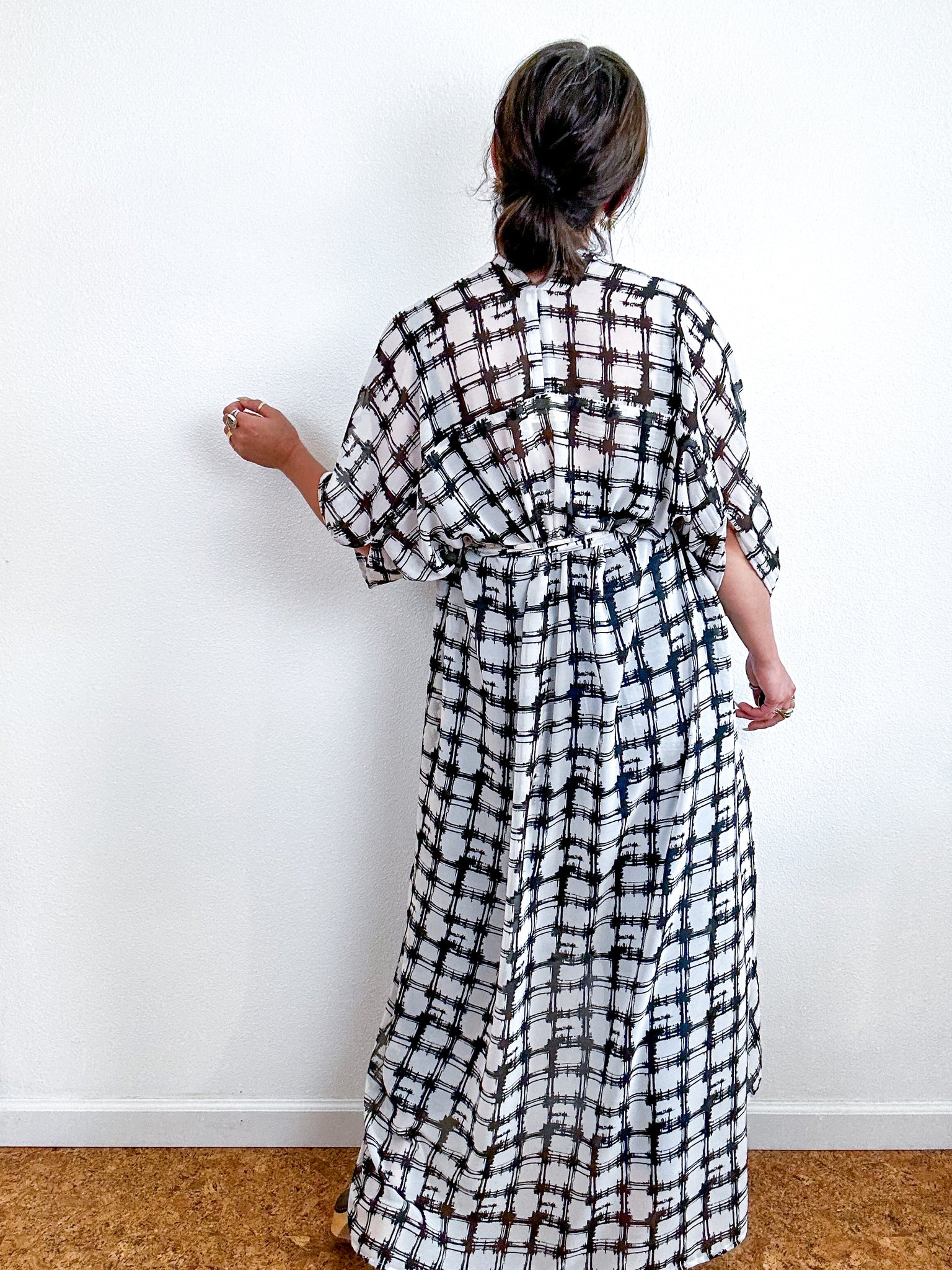 Print High Low Kimono White Black Grid Sketch Chiffon