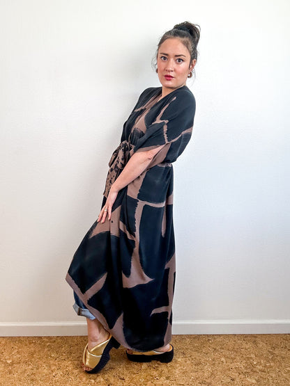 Hand-Dyed High Low Kimono Cocoa Black Arc