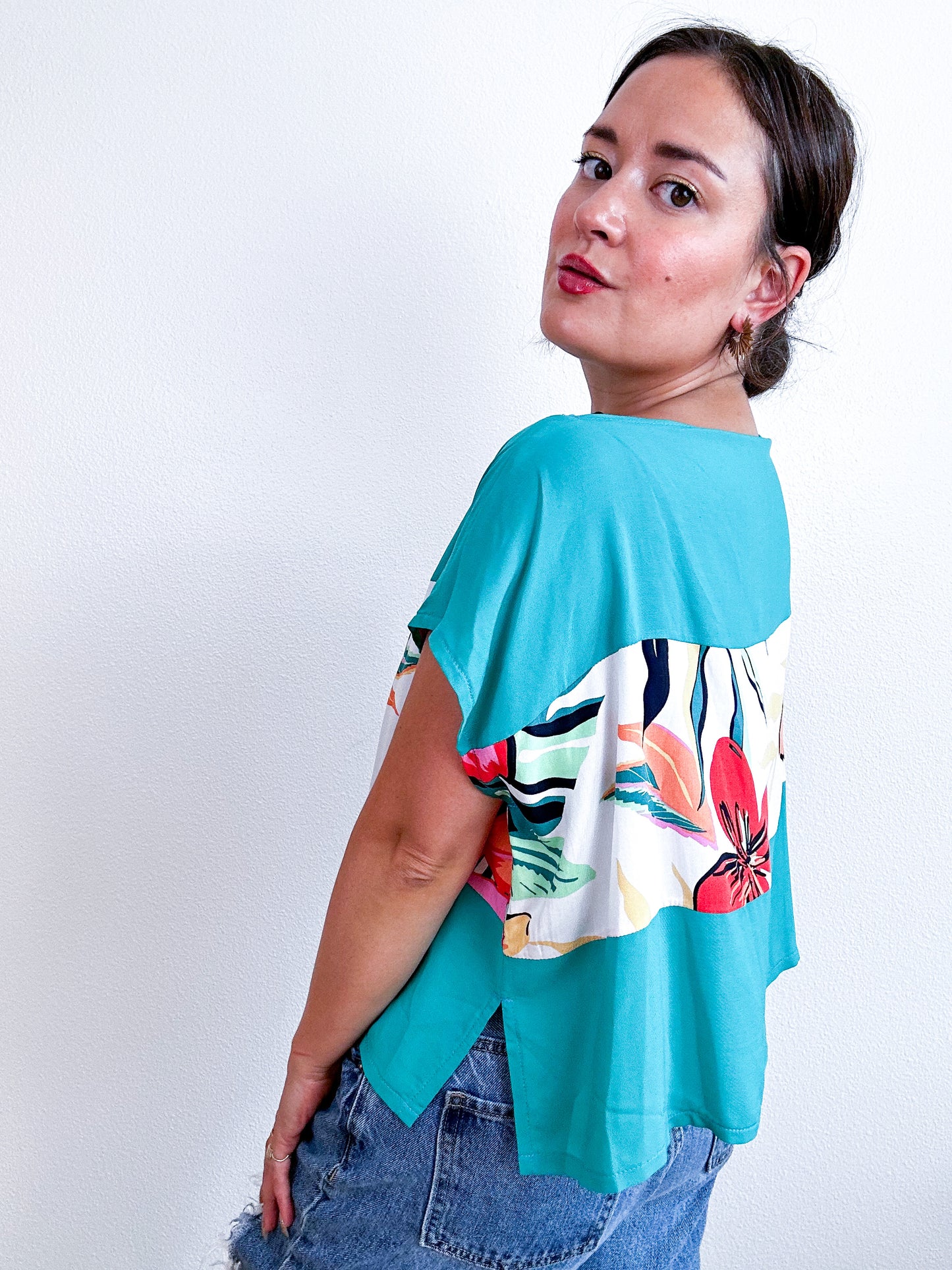 Scrappy Crop Teal Tropical