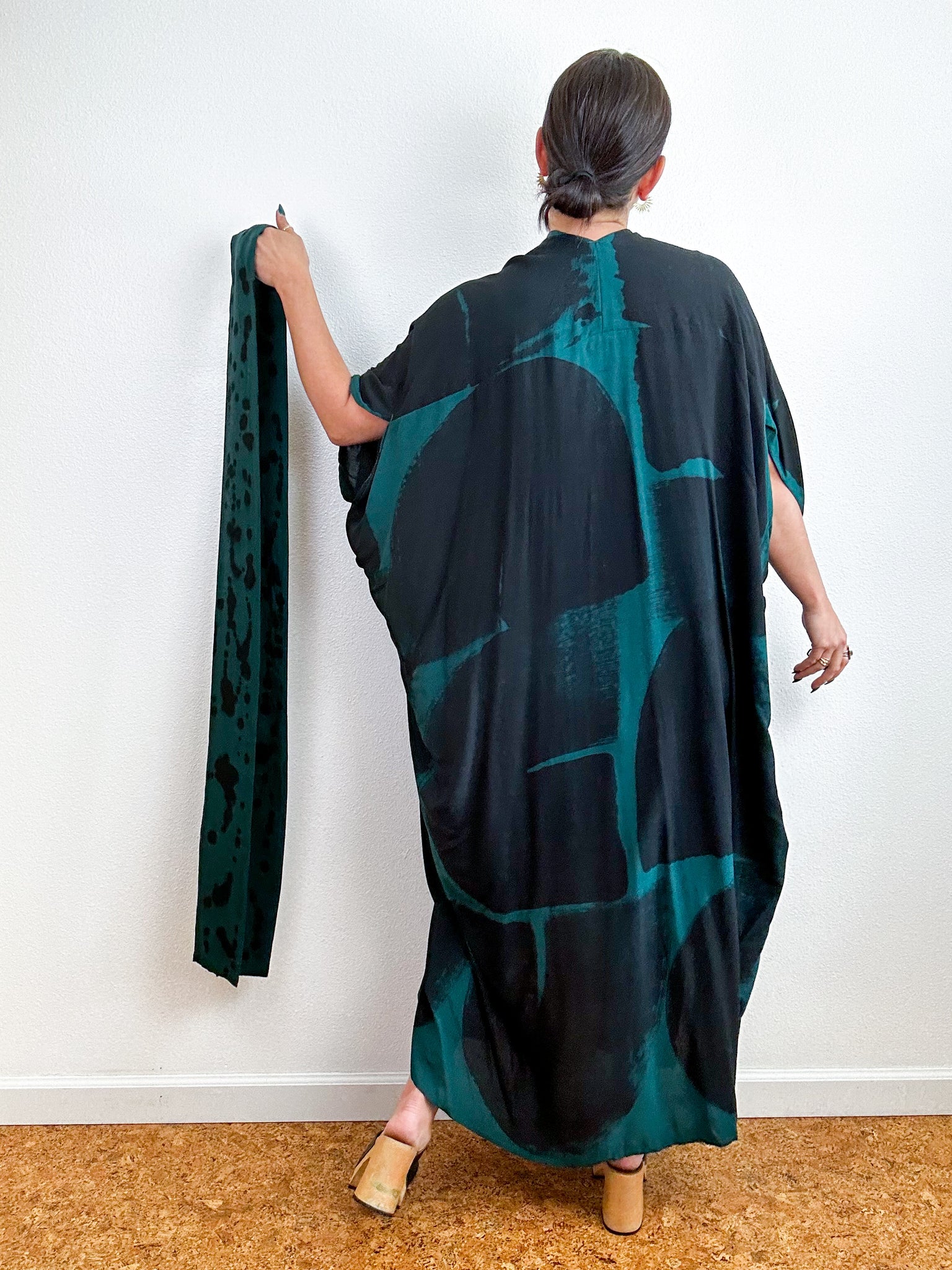 Hand-Dyed High Low Kimono Forest Black Arc