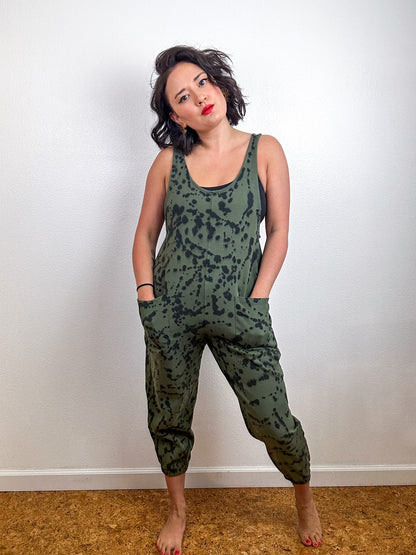 Hand-Dyed Jumper Olive Black Speckle