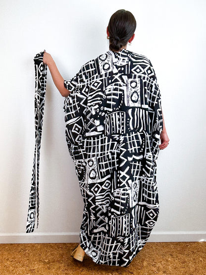 Print High Low Kimono Black White Sketches Challis
