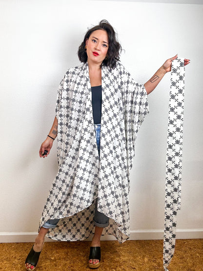 Print High Low Kimono Ivory Grey Eyelet Challis