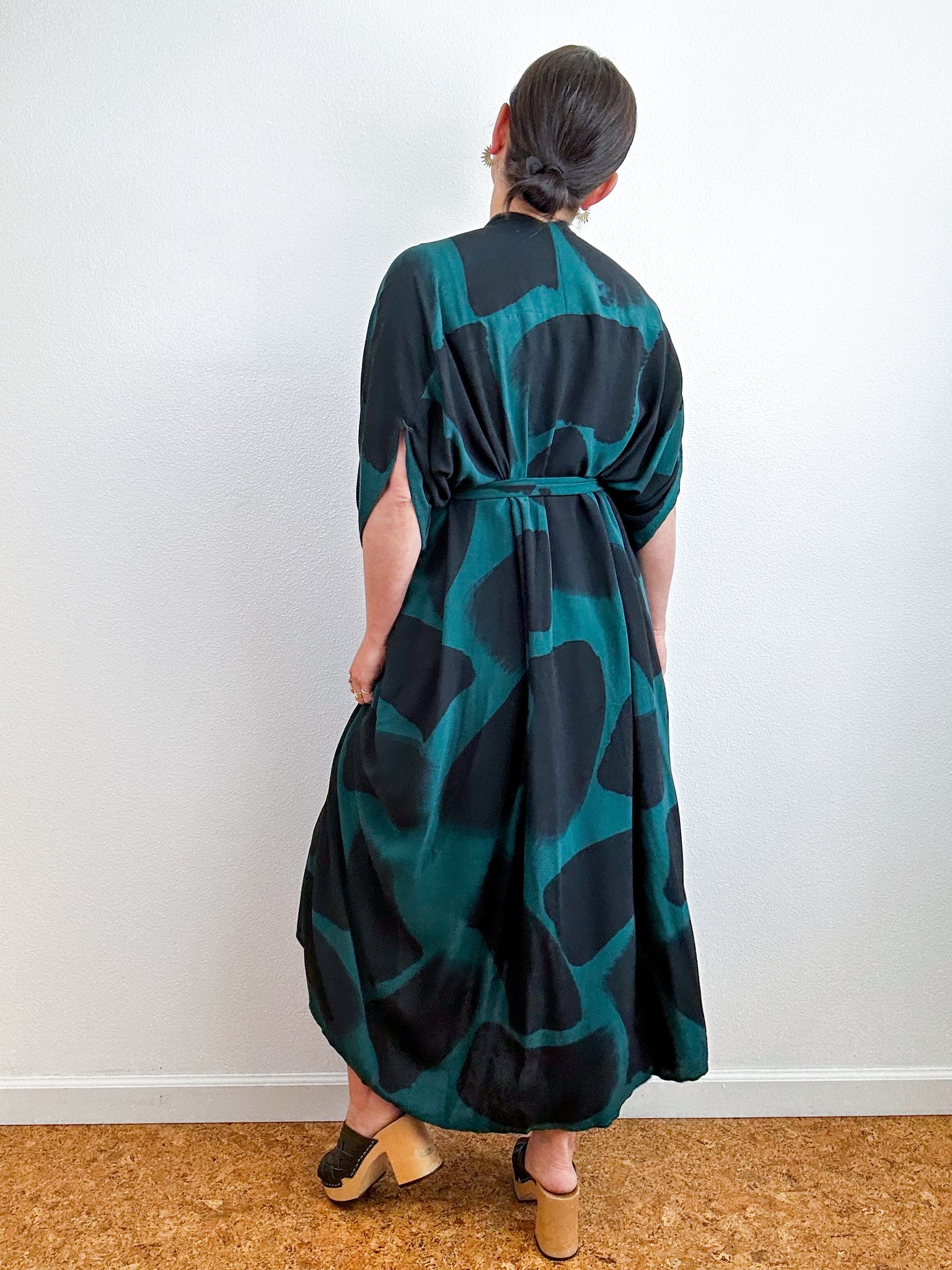 Hand-Dyed High Low Kimono Forest Black Brush