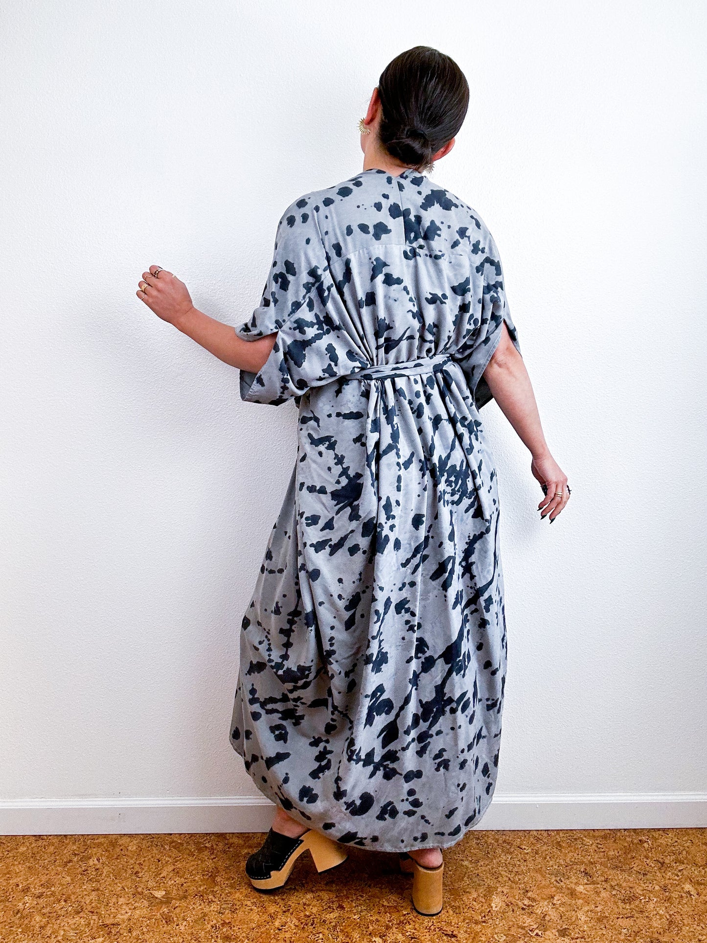 Hand-Dyed High Low Kimono Grey Black Speckle