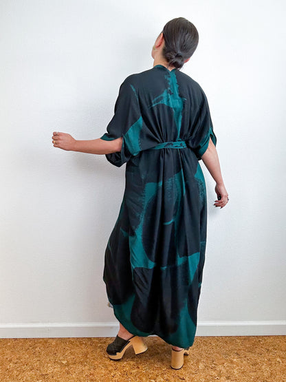 Hand-Dyed High Low Kimono Forest Black Arc