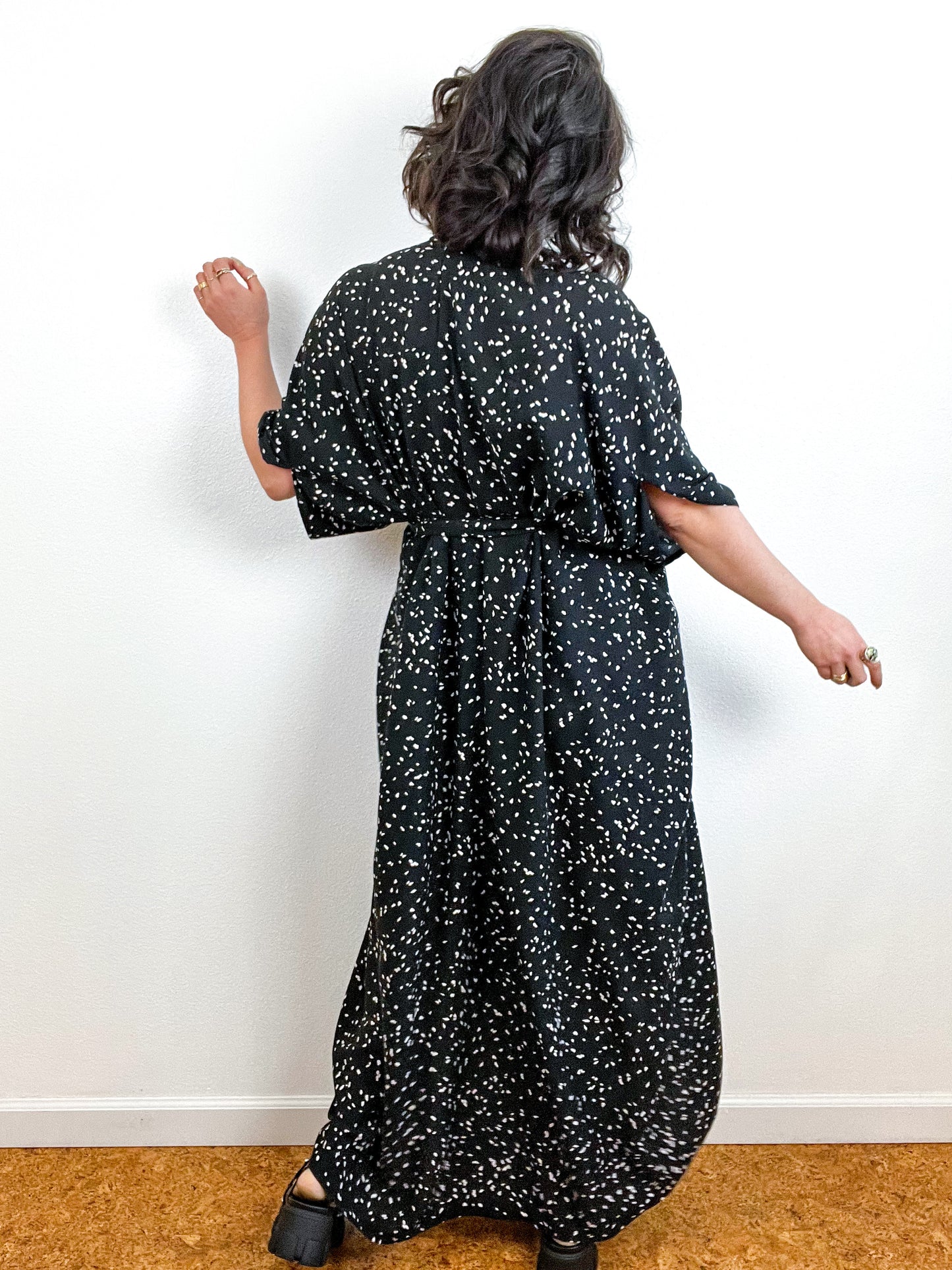 Print High Low Kimono Black Ivory Speckle Challis