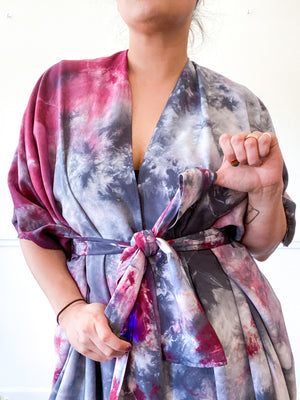 Hand-Dyed High Low Kimono Grey Maroon Tie