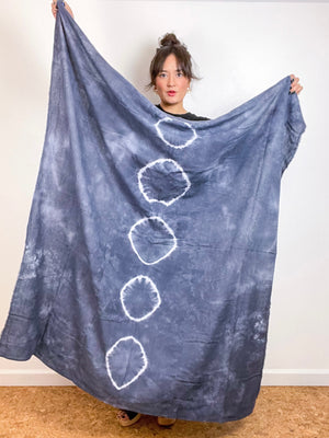 Hand-Dyed Gauze Blanket Scarf Grey Lunar