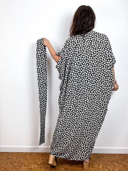 Print High Low Kimono White Black Daisies Challis