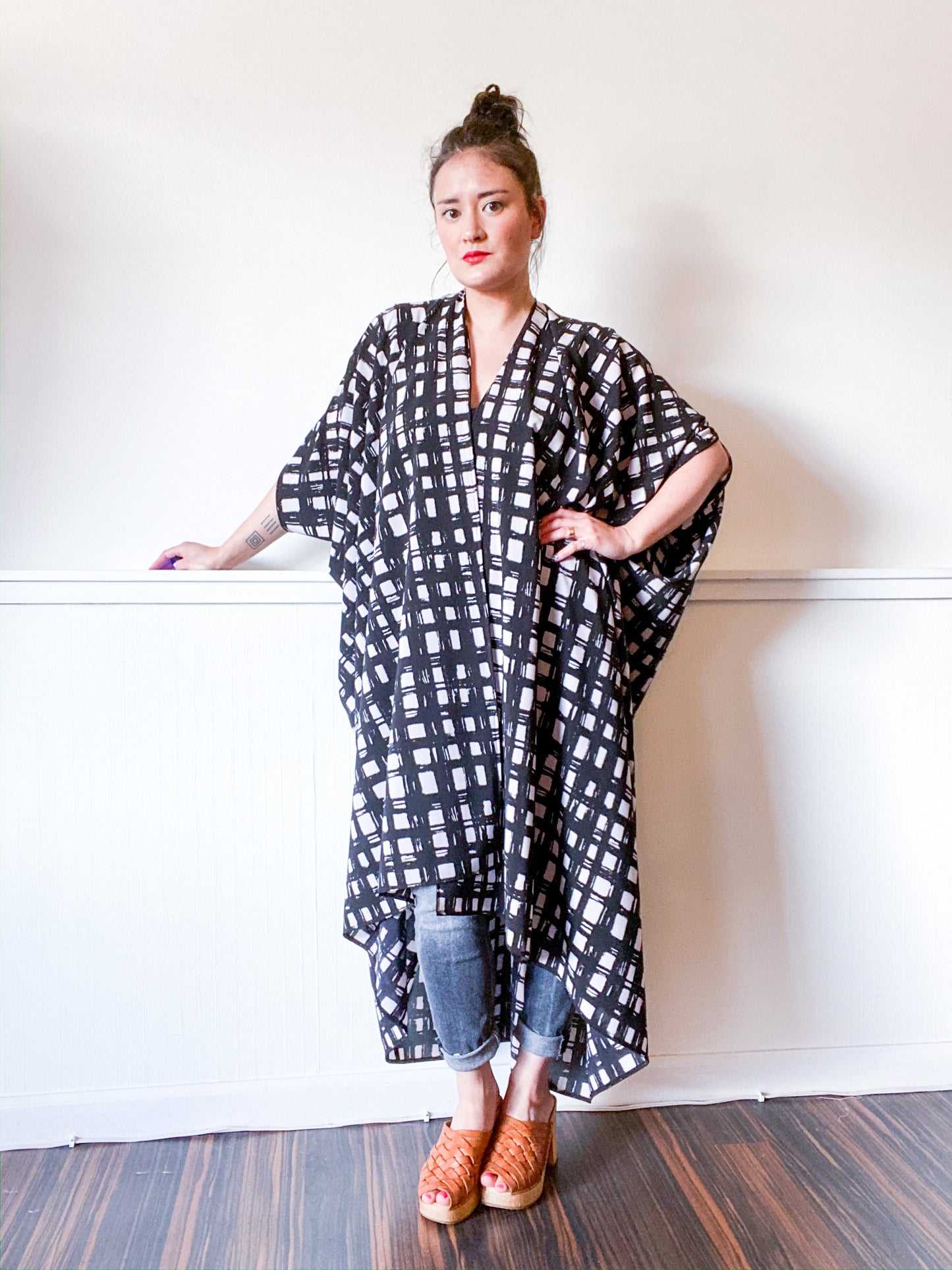 Print High Low Kimono Black White Windowpane