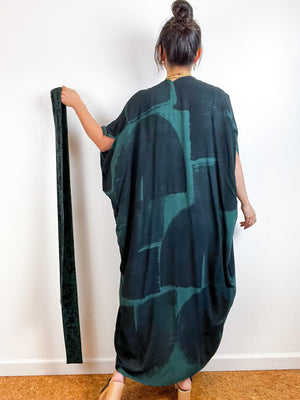 Hand-Dyed High Low Kimono Forest Black Arc