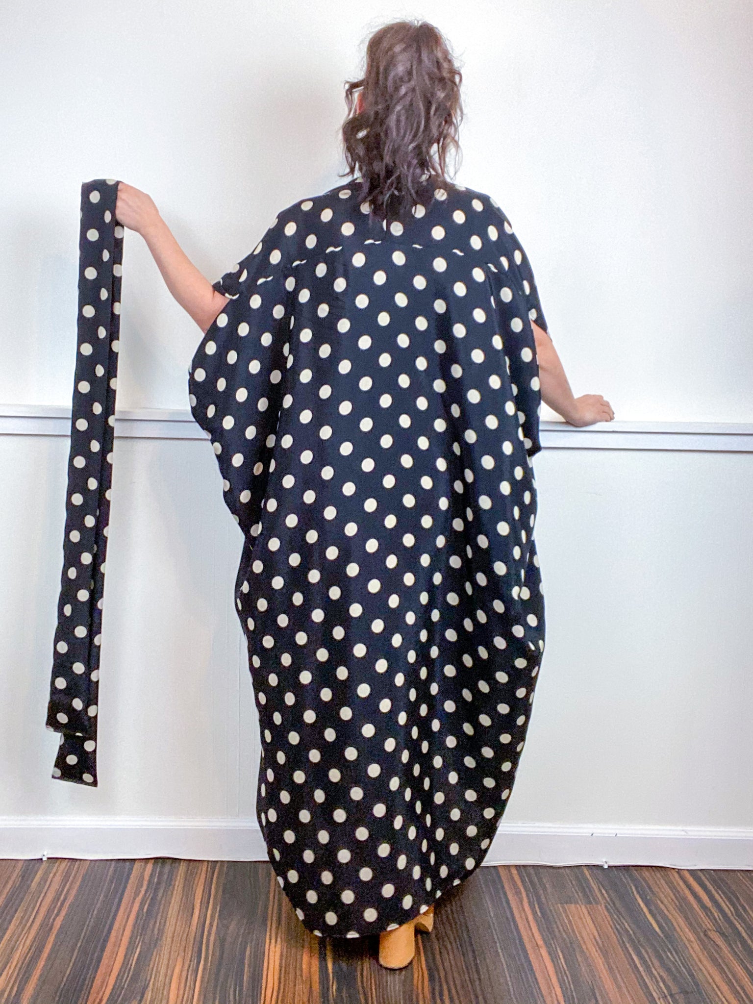 Print High Low Kimono Black Ivory Dots Satin
