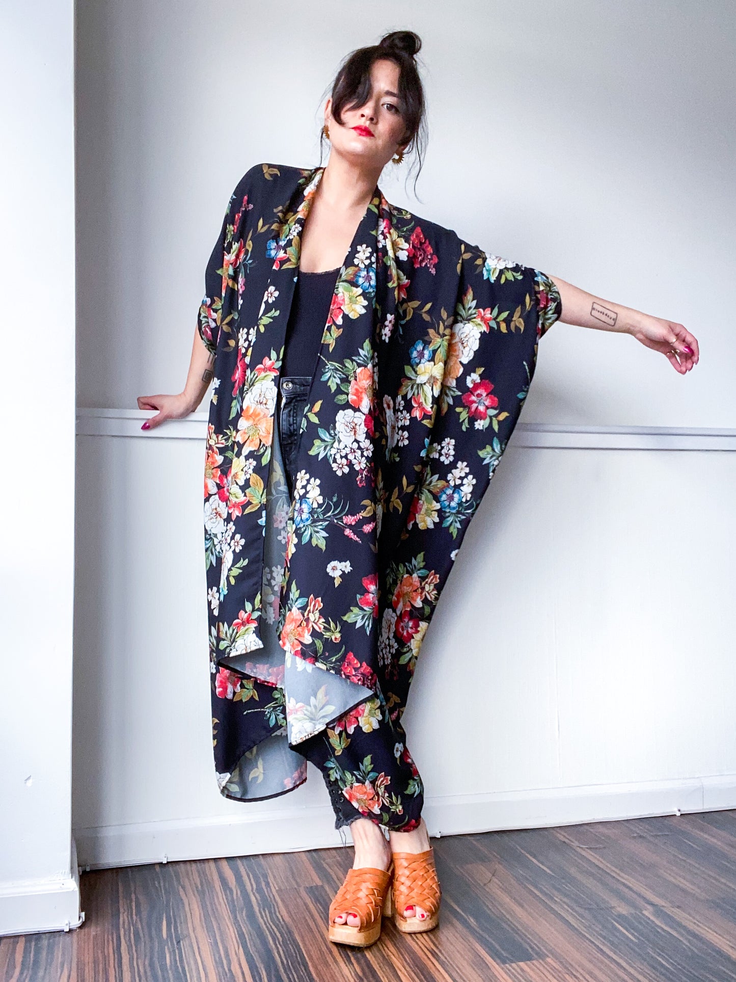 Print High Low Kimono Black Chrysanthemum Floral