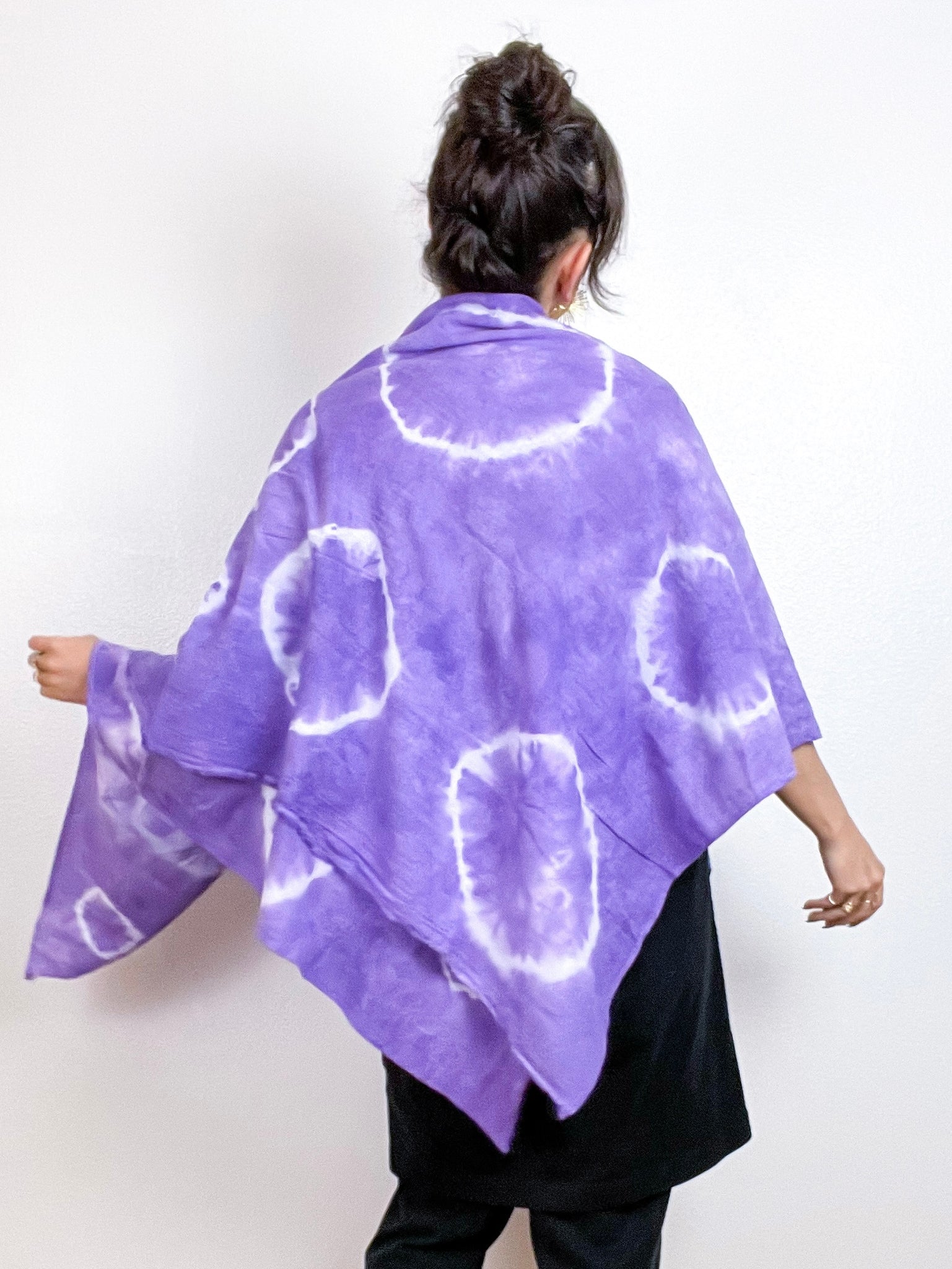 Hand-Dyed Gauze Blanket Scarf Orchid Circles