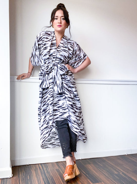 Print High Low Kimono Black White Lines
