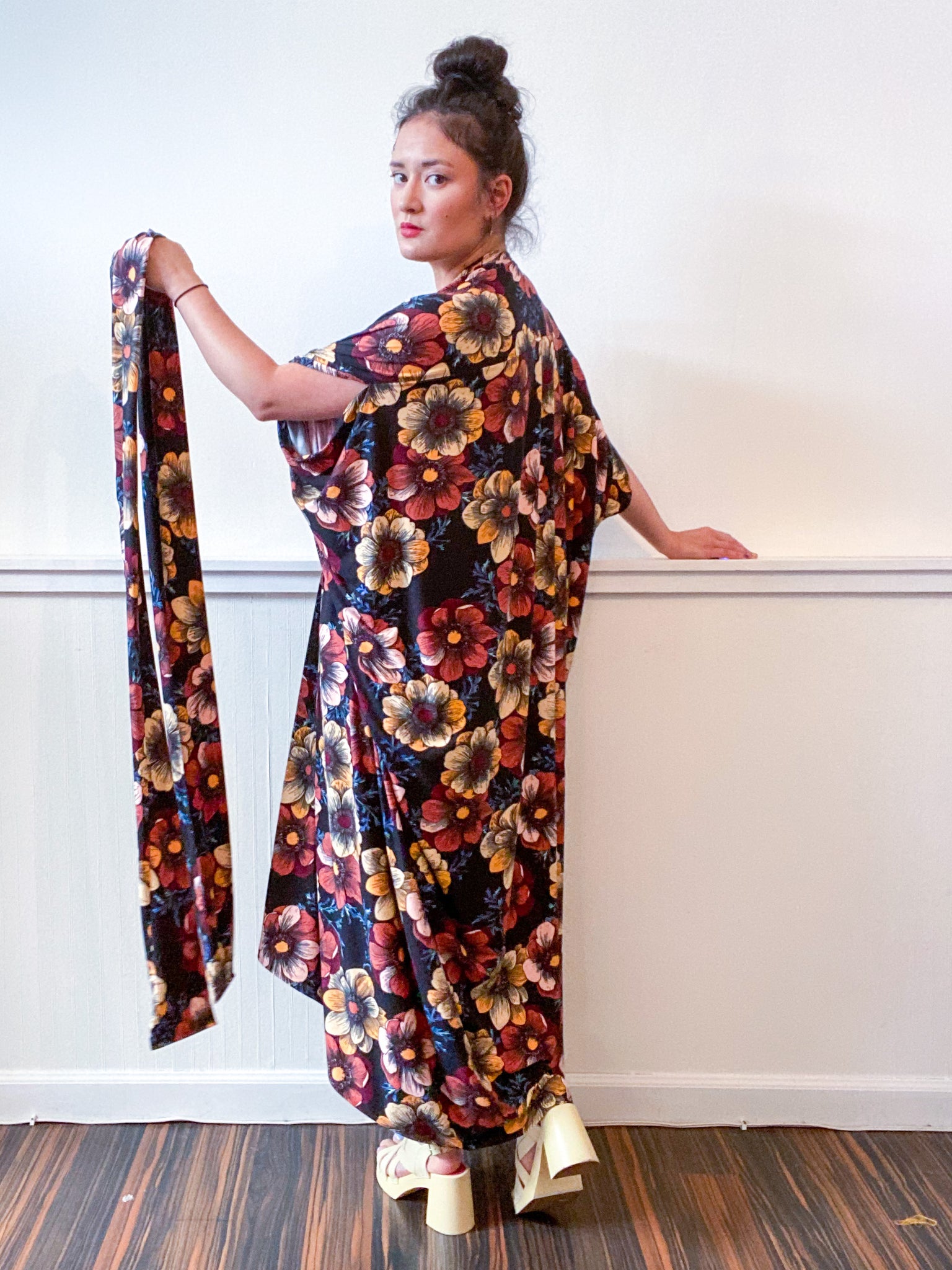 Print High Low Kimono Black Rust Floral Knit
