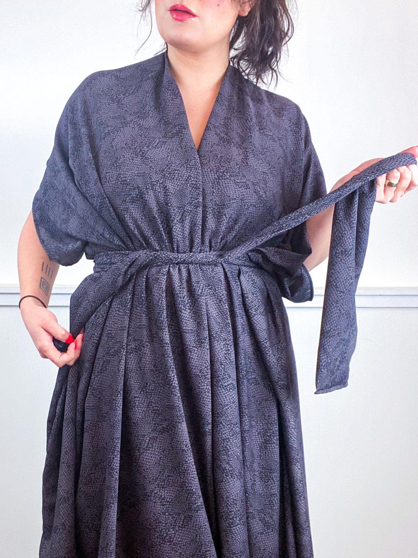 Print High Low Kimono Grey Snake Crepe de Chine