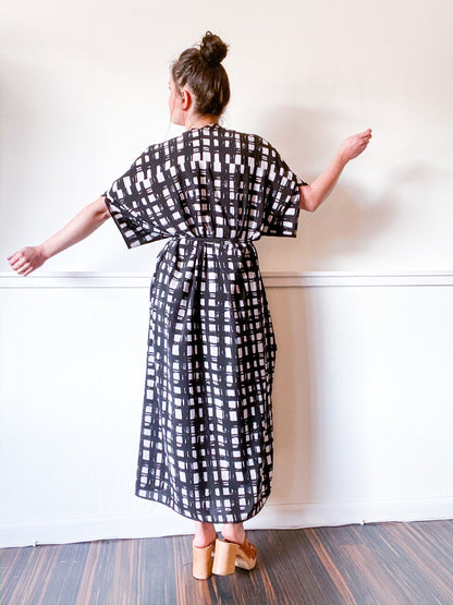 Print High Low Kimono Black White Windowpane