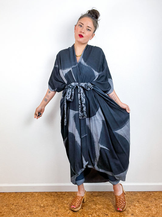 Hand-Dyed High Low Kimono Grey Black Brushstroke