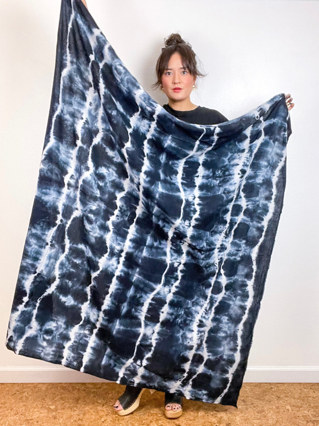 Hand-Dyed Gauze Blanket Scarf Black Lines