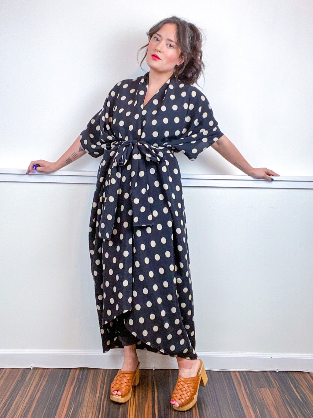 Print High Low Kimono Black Ivory Dots Satin