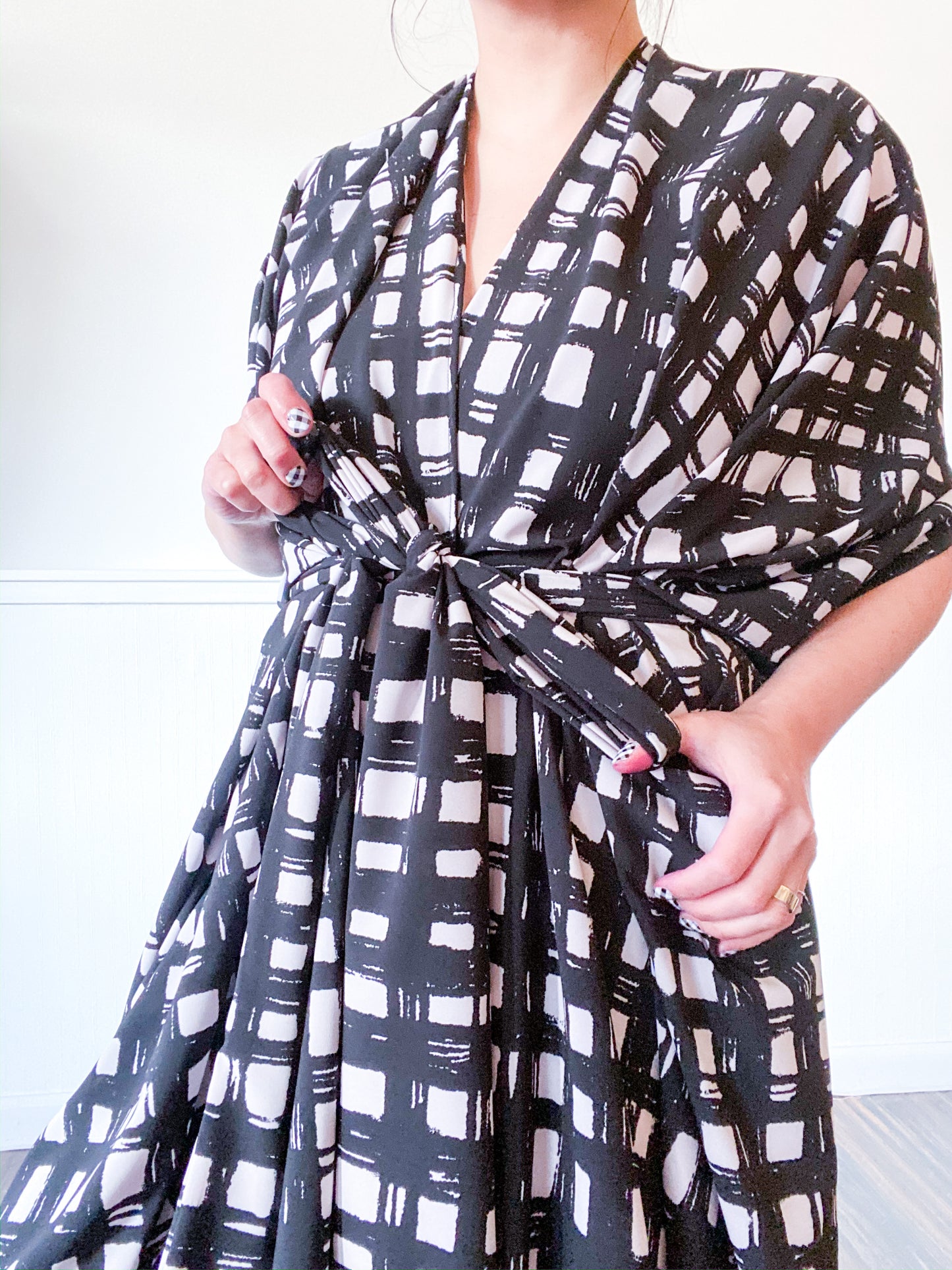 Print High Low Kimono Black White Windowpane